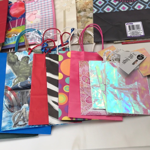 Lot of Assorted Gift Bags - Picture 8 of 8